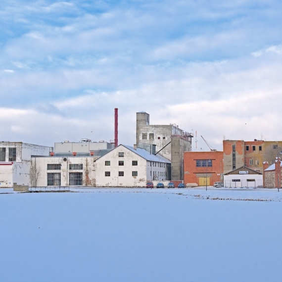 Rakvere,,Estonia,,November,23,,2022,,Old,Factory,Buildings,And,Chimney